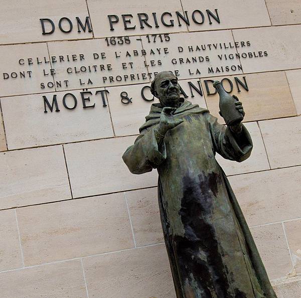 dom-perignon-statue-epernay-champagne-region-france.jpg