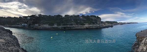 Cala Llombards 海岸線.JPG