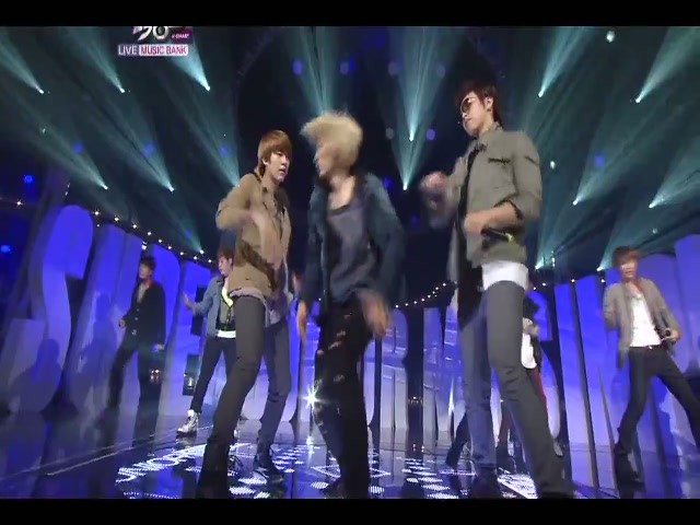 0826 MUSIC BANK MR SIMPLE.mp44466.jpg