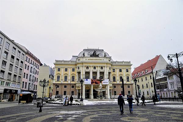 s16_Slovenské národné divadlo.jpg