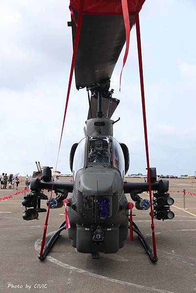 AH-1W型攻擊直升機 (3).JPG