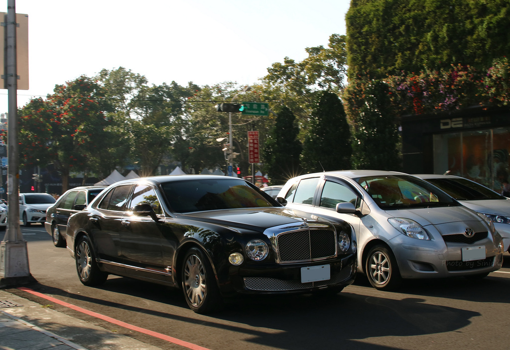 Bentley Mulsanne (2).jpg