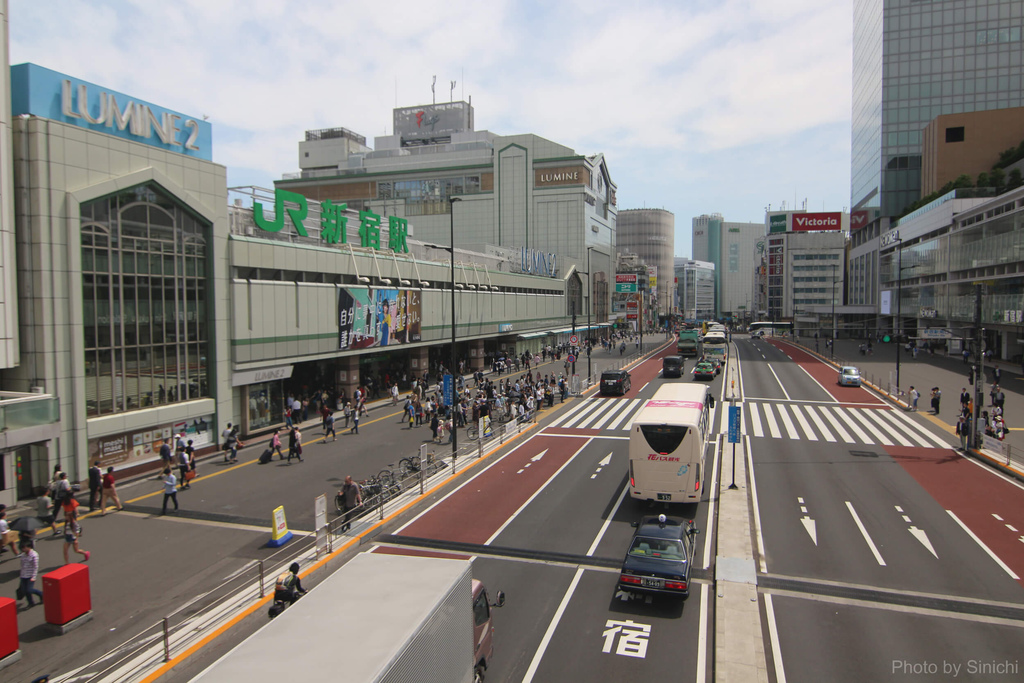 新宿站南口實際場景.JPG