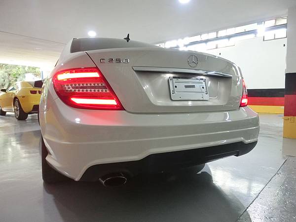 12年 C250 amg 白色黑內裝 頂配