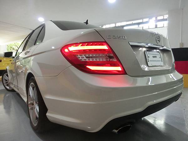 12年 C250 amg 白色黑內裝 頂配