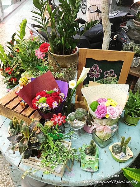 彰化 員林 風船葛花坊 母親節 送一束典雅別緻的康乃馨花束給媽媽吧 Check X 雀可的生活筆記 痞客邦