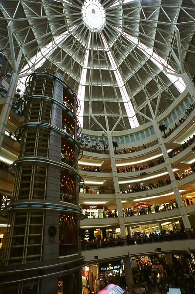 雙塔內的購物中心