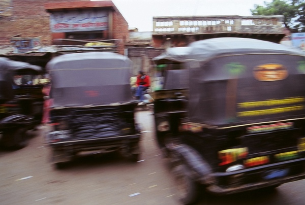 Agra 滿街的摩托三輪車