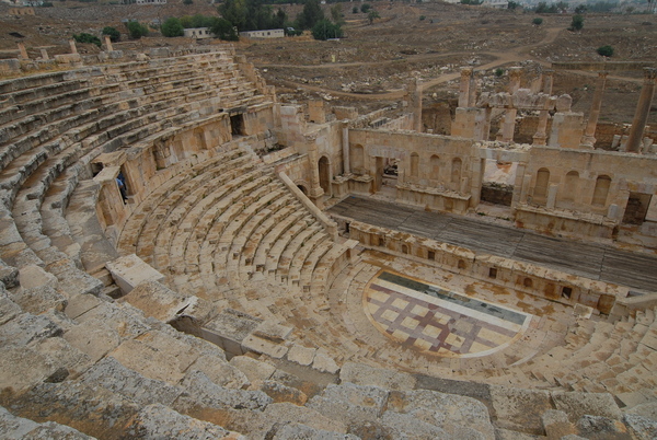 Jerash: 南劇院