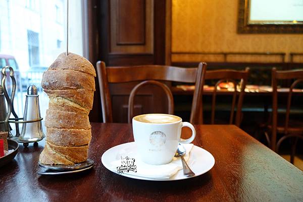 GERLÓCZY CAFE之wheat bread/Cappucino