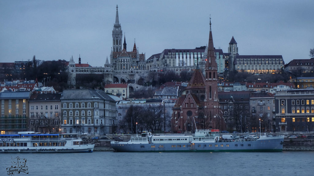 在國會大廈遙拍Buda區