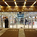 maxi supermarket