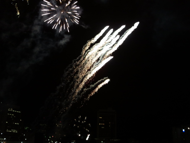 Brisbane river年度煙火