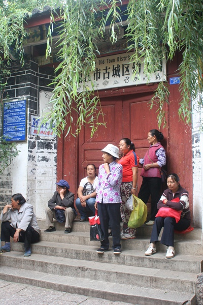 幼兒園外，應該是快放學了