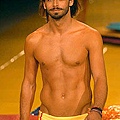 henri_castelli_runway_01.jpg