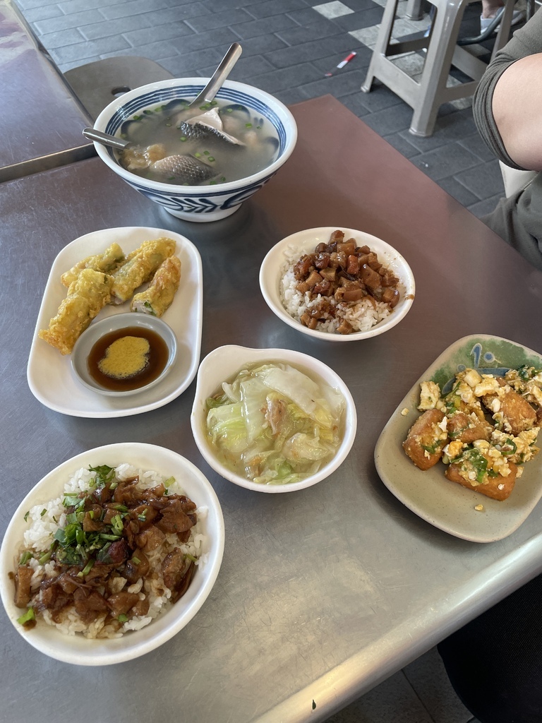 【餵食日誌—台南】最好吃的台南早餐@福泰飯桌