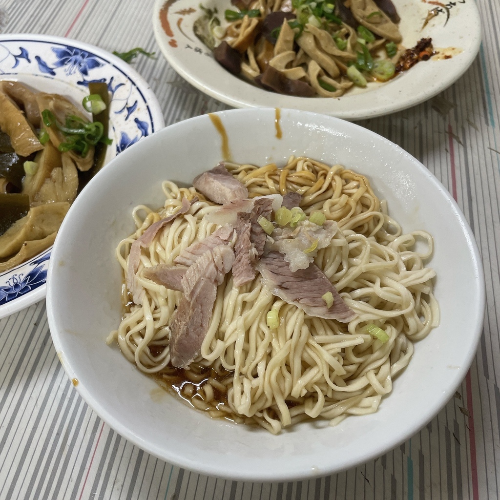 【餵食日誌—台南】簡簡單單@民生意麵滷味