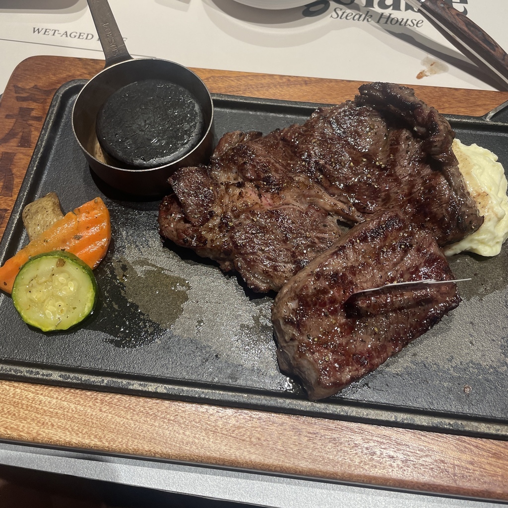 【餵食日誌—埔里】收入愛店@大人物牛排 King's Tab