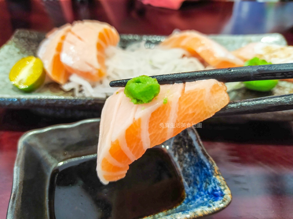 津賀家食堂 桃園美食 平價日式料理 生魚片 唐揚雞 串烤 炸物 (25).jpg