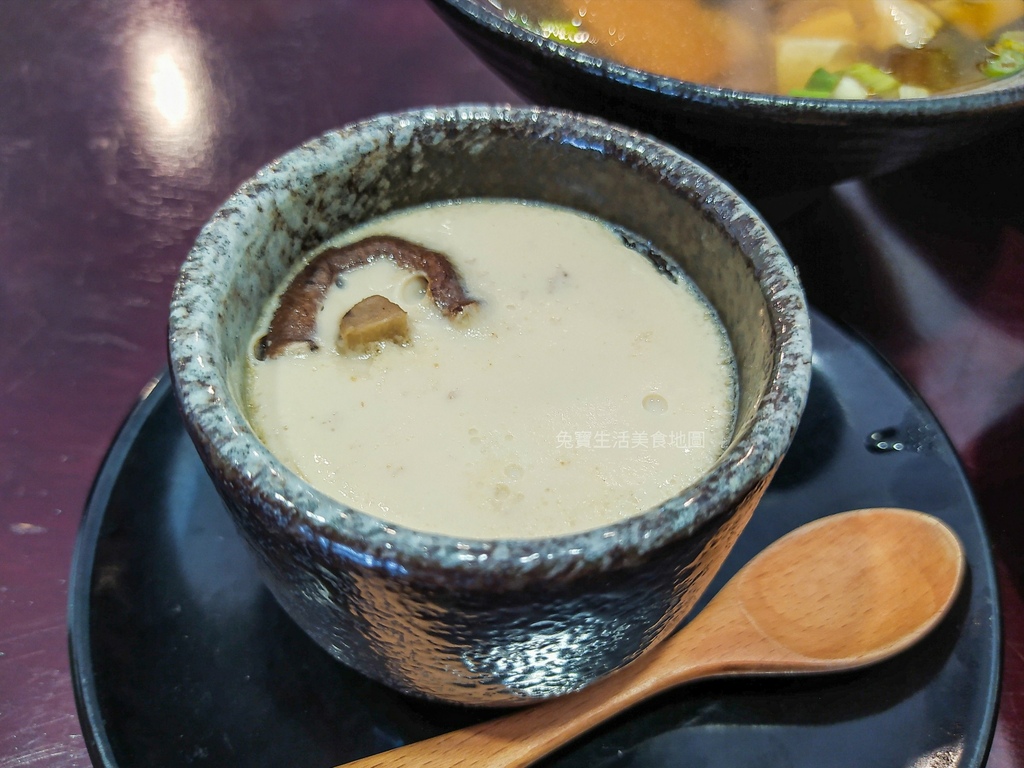 津賀家食堂 桃園美食 平價日式料理 生魚片 唐揚雞 串烤 炸物 (21).jpg