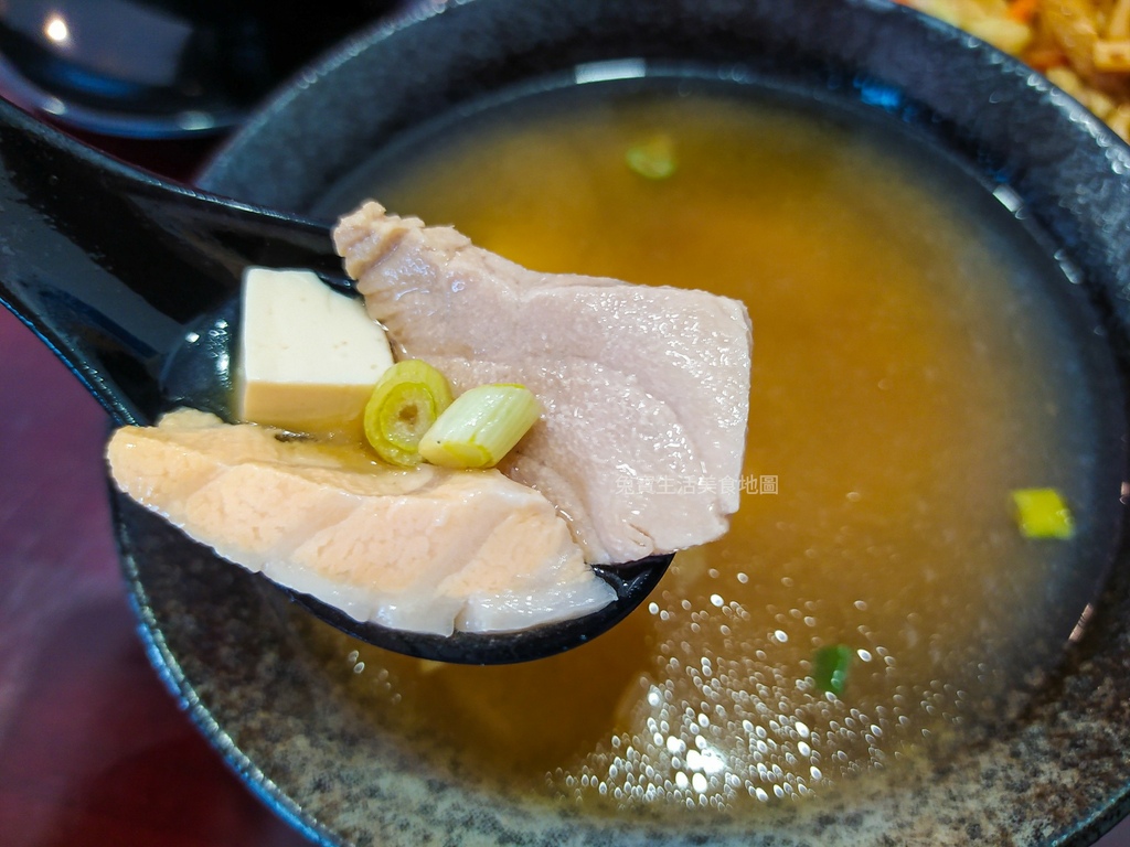 津賀家食堂 桃園美食 平價日式料理 生魚片 唐揚雞 串烤 炸物 (38).jpg