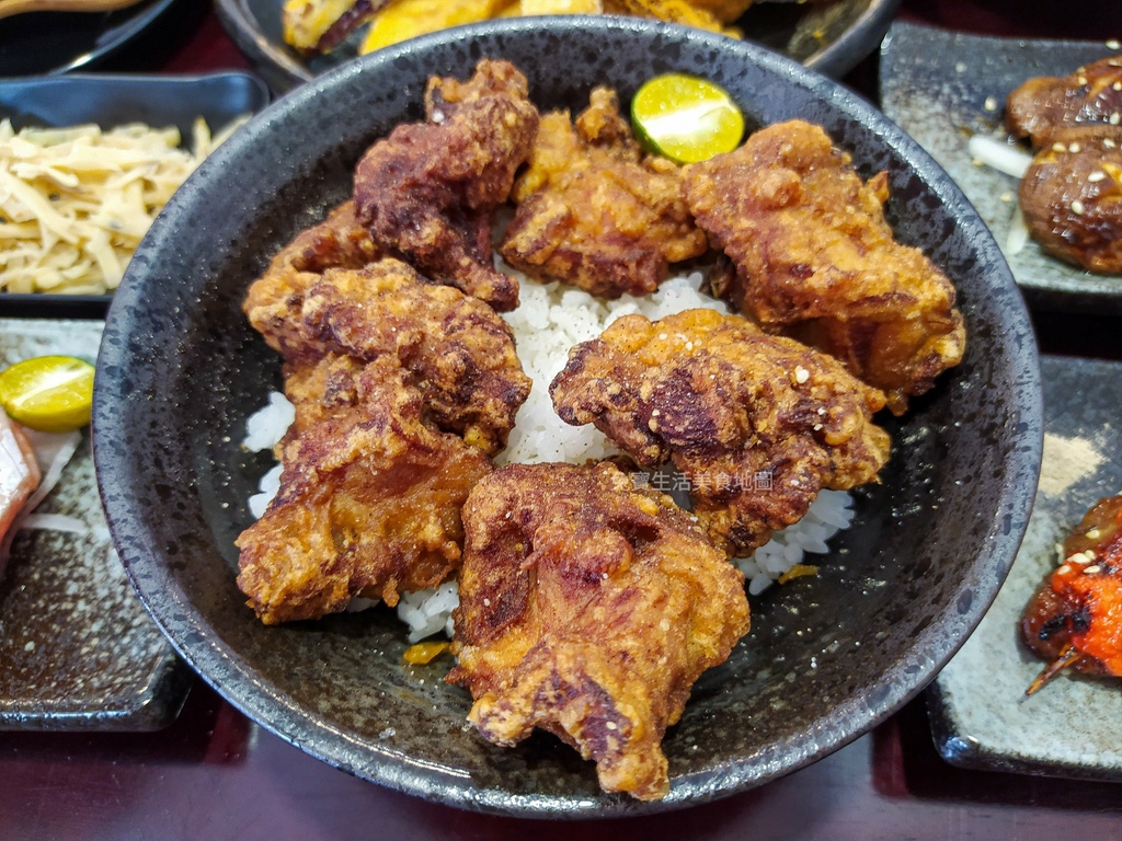 津賀家食堂 桃園美食 平價日式料理 生魚片 唐揚雞 串烤 炸物 (18).jpg