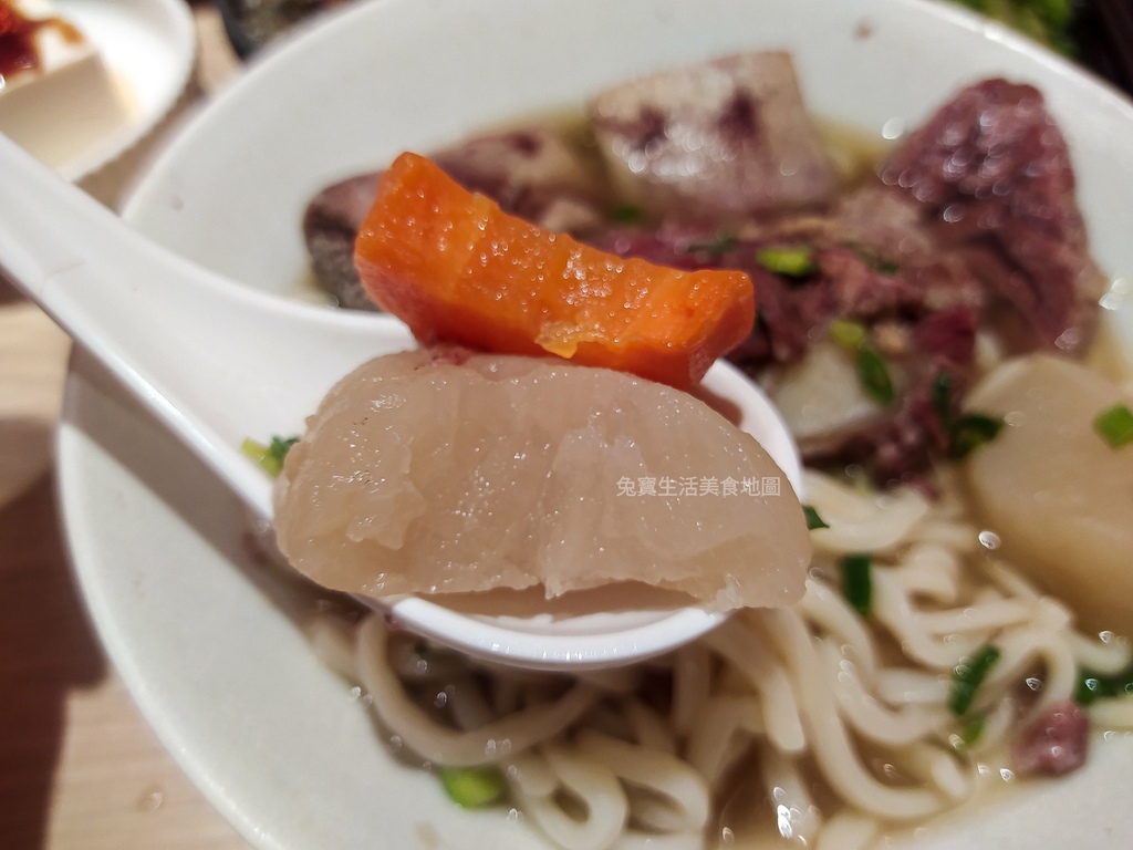 奉上牛骨麵 林口牛骨麵 林口牛肉麵 林口美食 新北牛肉麵 新北美食 牛肉麵推薦 好吃牛肉麵 豬腳飯