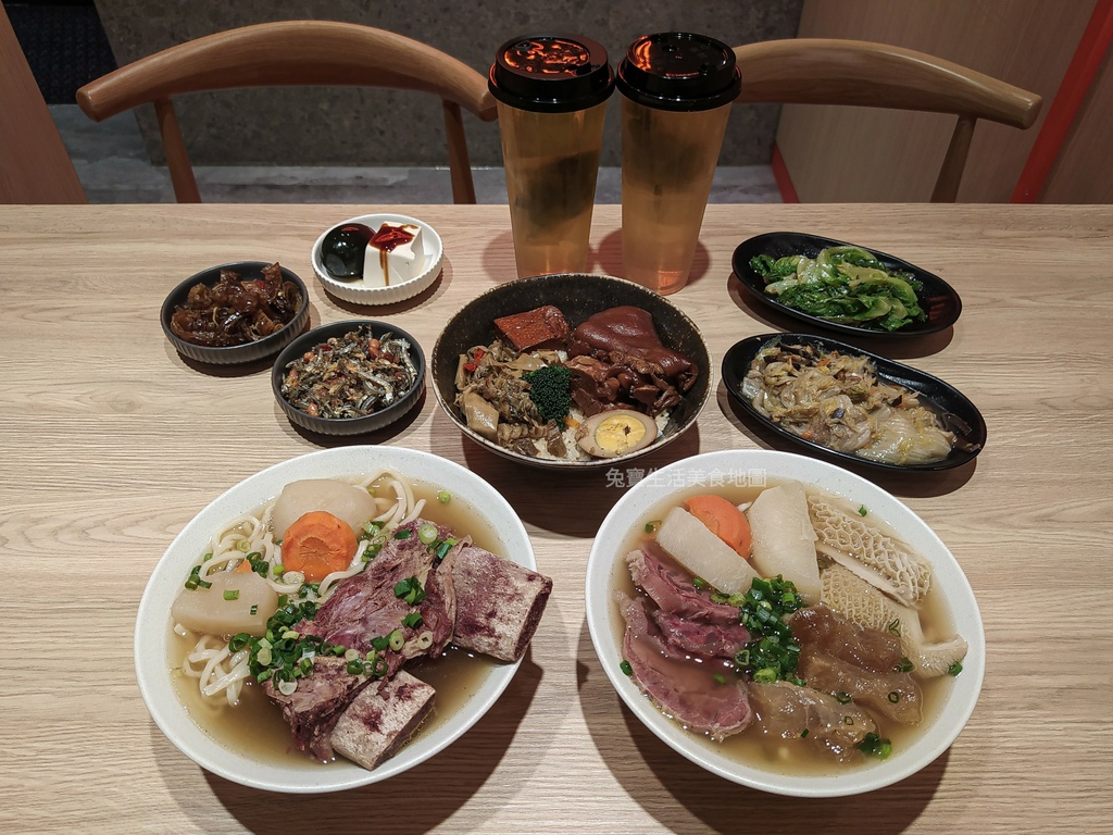 奉上牛骨麵 林口牛骨麵 林口牛肉麵 林口美食 新北牛肉麵 新北美食 牛肉麵推薦 好吃牛肉麵 豬腳飯