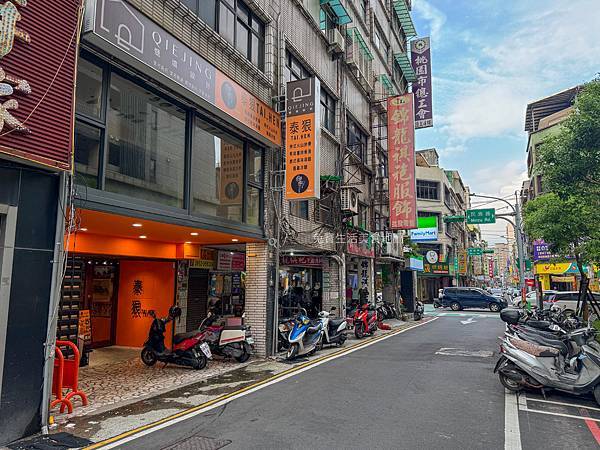 泰狠Thihen 桃園美食推薦 火山排骨桃園 打拋豬推薦 泰式奶茶 泰狠菜單-01.jpg 泰狠Thihen 桃園美食推薦 火山排骨桃園 打拋豬推薦 泰式奶茶 泰狠菜單-01.jpg