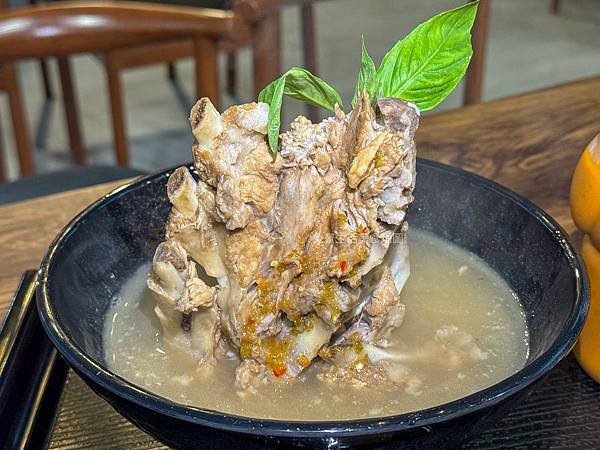 泰狠Thihen 桃園美食推薦 火山排骨桃園 打拋豬推薦 泰式奶茶 泰狠菜單-08.jpg 泰狠Thihen 桃園美食推薦 火山排骨桃園 打拋豬推薦 泰式奶茶 泰狠菜單-08.jpg