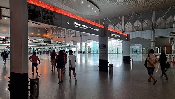 從新加坡前往馬來西亞新山準備及注意事項 從新加坡前往馬來西亞新山準備及注意事項