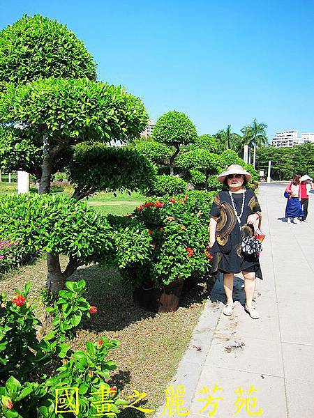 四界七淘趴趴走-遊高雄-搭捷捷運看小鴨(日)-20130919 (26).jpg