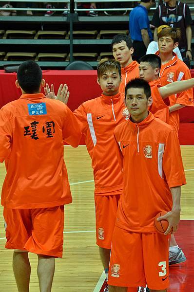 好想拿到小籃球阿