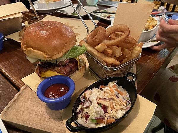 [食記] 屏東 墾丁 冒煙的喬smokey joe