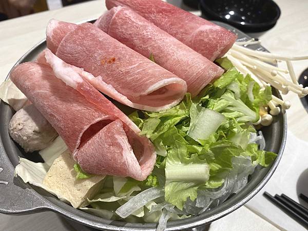 Fw: [食記] 桃園 龜山 六扇門時尚湯鍋