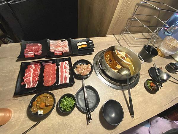 [食記] 台北 西門 新馬辣鴛鴦麻辣鍋-