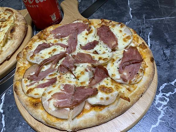 Fw: [食記] 新北 板橋 三十人森手工窯烤披薩