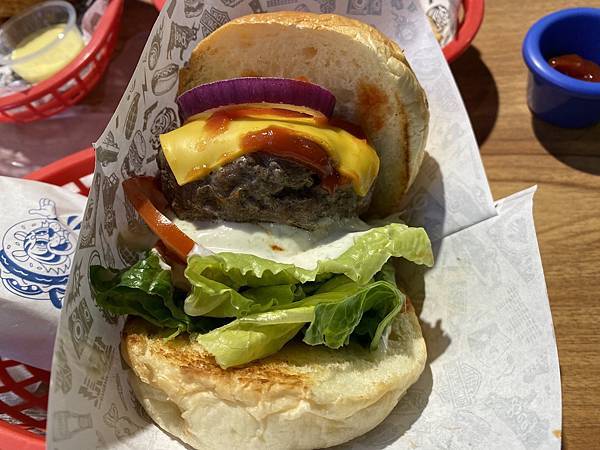 Fw: [食記] 台中 西區 堡彪美式漢堡