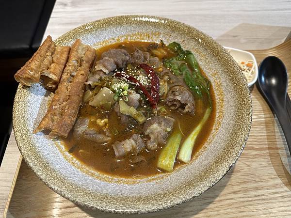 [食記] 新北 板橋 官小二酸菜魚