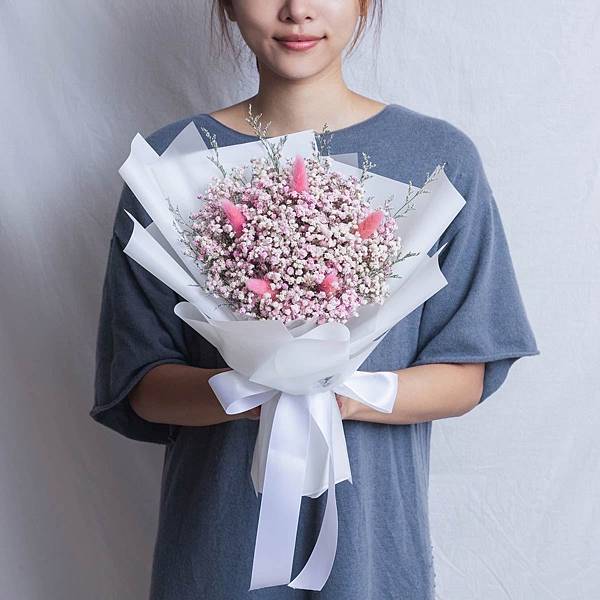 畢業花束推薦滿天星粉色畢業花束乾燥花永生花推薦,台東代客送花,開幕盆栽賀禮.jpg 畢業花束推薦滿天星粉色畢業花束乾燥花永生花推薦,台東代客送花,開幕盆栽賀禮.jpg