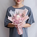 粉色玫瑰乾燥花束玫瑰乾燥花束粉色手拿台北喜歡生活乾燥花店.jpg