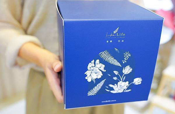 永生花玻璃罩禮盒包裝服務,代客送花推薦.JPG 永生花玻璃罩禮盒包裝服務,代客送花推薦.JPG