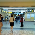 人來人往的台北捷運，又有誰和我一樣清閒 ? !