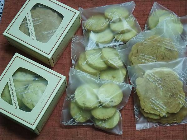 杏仁薄片vs腰果餅乾 杏仁薄片vs腰果餅乾