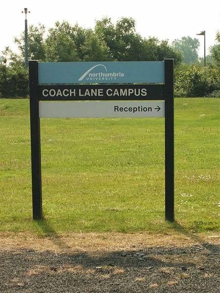 Coach Lane Campus 指示牌