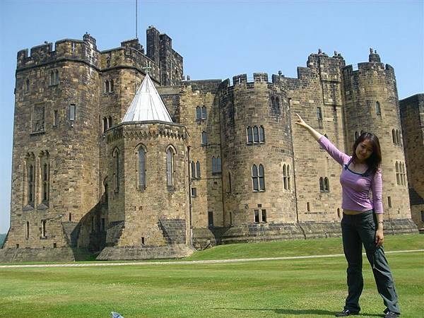 Cynthia and Castle Alnwick