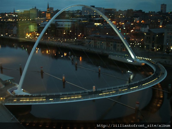 傍晚的Millennium Bridge(ISO80)