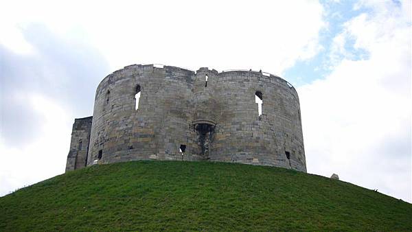 Clifford&#039;s Tower 側面