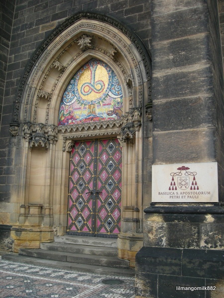 聖彼得與聖保羅教堂大門