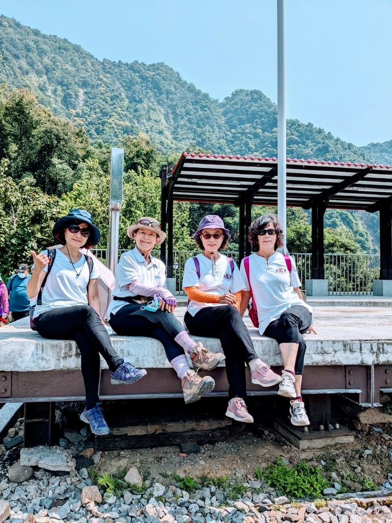 LINE_ALBUM_車埕火車站_220918.jpg